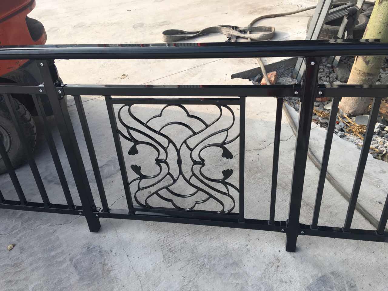 陽臺(tái)護(hù)欄