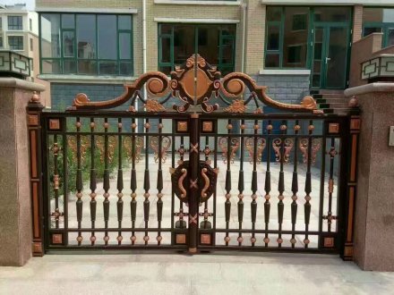 濰坊鋁藝大門環(huán)保型及美觀？